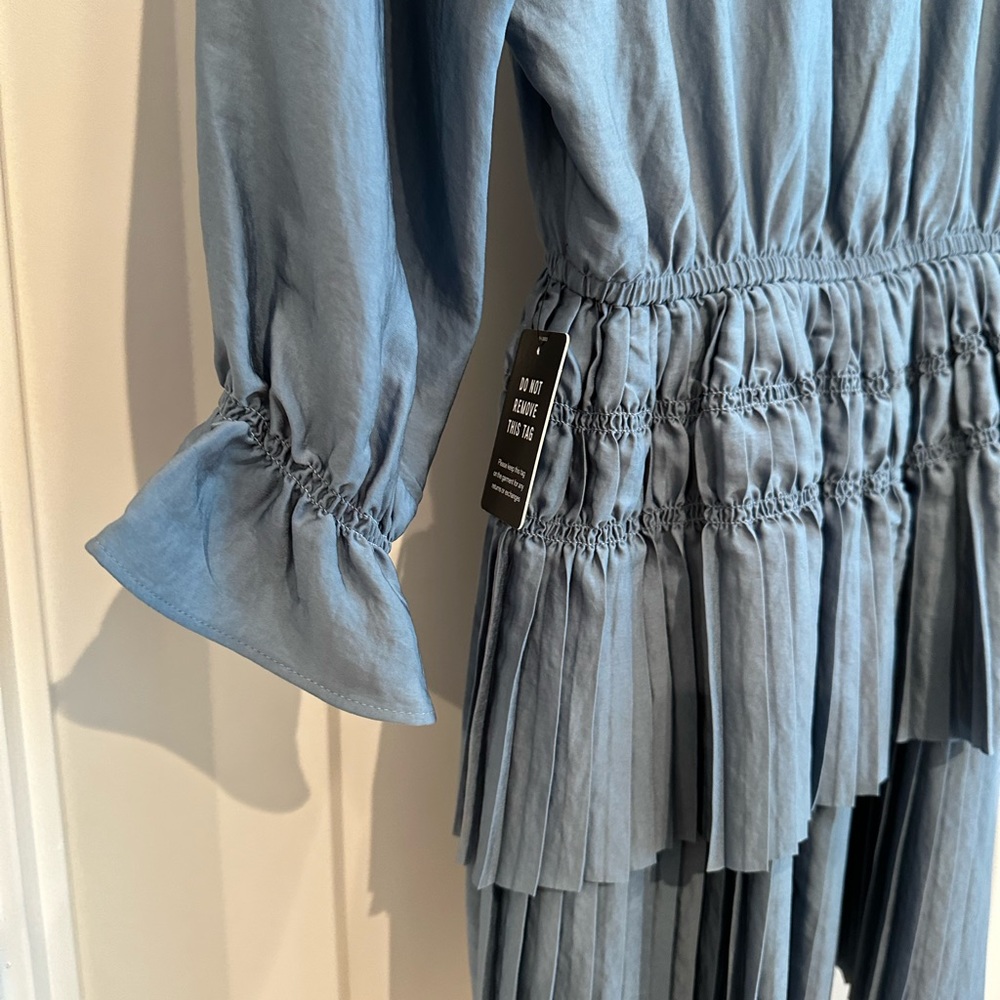 Express dress - Picture 6 of 8